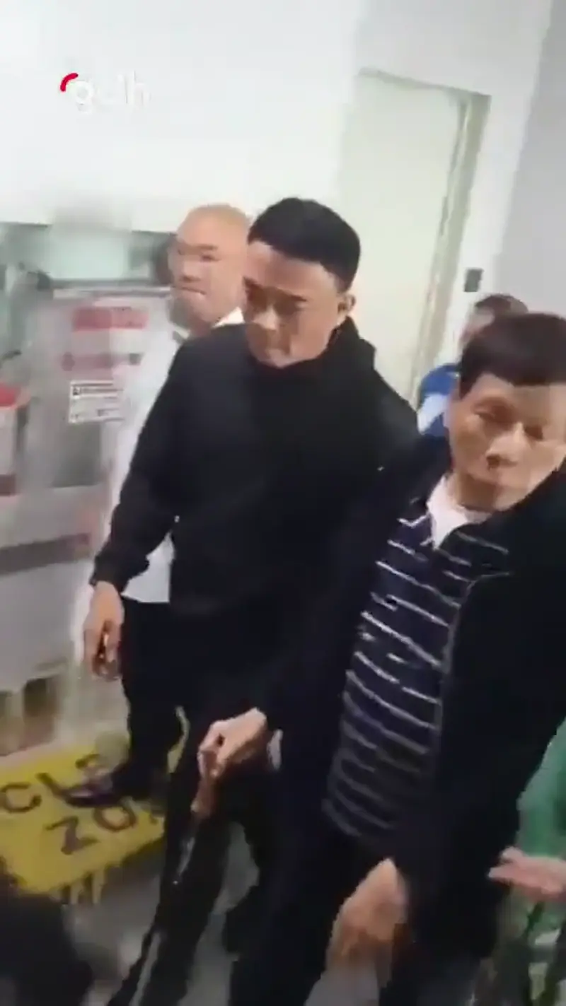 Eski Filipinler Devlet Başkanı Rodrigo Duterte'nin Manila Havalimanı'nda gözaltına alındığı anların görüntüleri.
