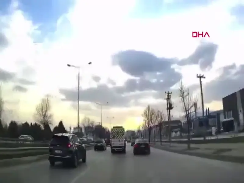 A driver who had a traffic accident in Bursa has again traffic accident and fled the scene.